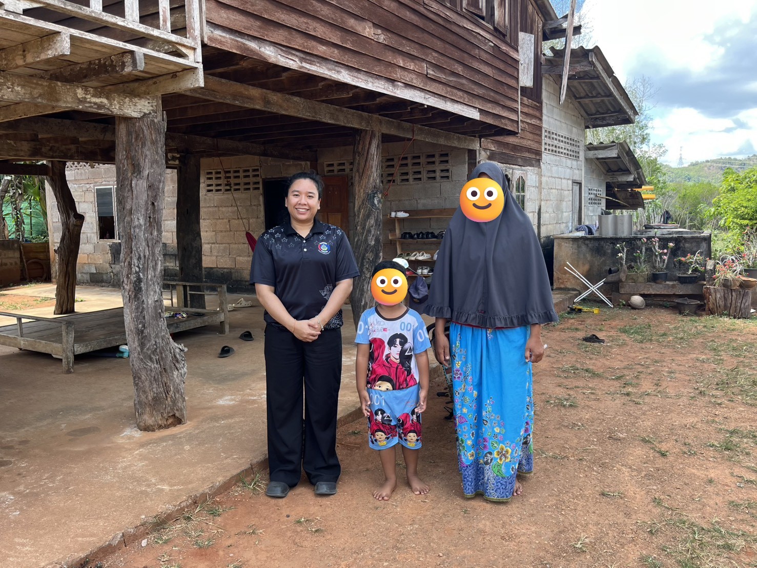 พช.ทุ่งใหญ่ ลงพื้นที่สำรวจเด็กทุนอุปการะ กองทุนพัฒนาเด็กชนบทในพระราชูปถัมภ์ สมเด็จพระเทพรัตนราชสุดาฯ สยามบรมราชกุมารี